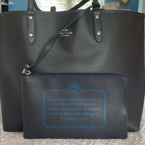 Navy COACH Tote with wristlet